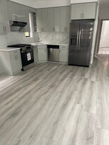 31-69 30th St in Queens, NY - Building Photo