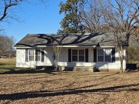 1041 Ryland Pike in Huntsville, AL - Building Photo