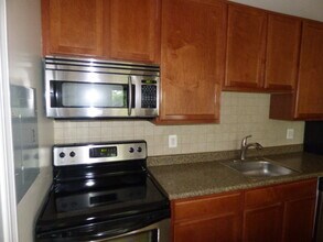 6300 Hil-Mar Dr in District Heights, MD - Building Photo - Building Photo