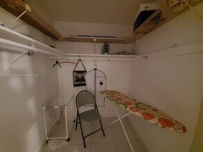 1750 NE 191st St-Unit -105 in Miami, FL - Building Photo - Building Photo