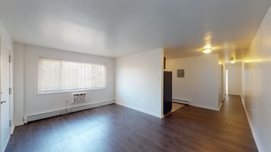 4953 G St SE-Unit -A6 in Washington, DC - Foto de edificio - Building Photo