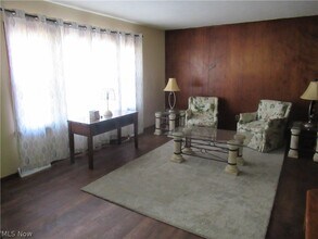 7594 Southland Rd in Mentor On The Lake, OH - Building Photo - Building Photo