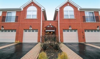 967 Kensington Dr in Northbrook, IL - Building Photo