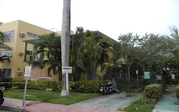 Courtyard At Jefferson in Miami Beach, FL - Building Photo - Building Photo