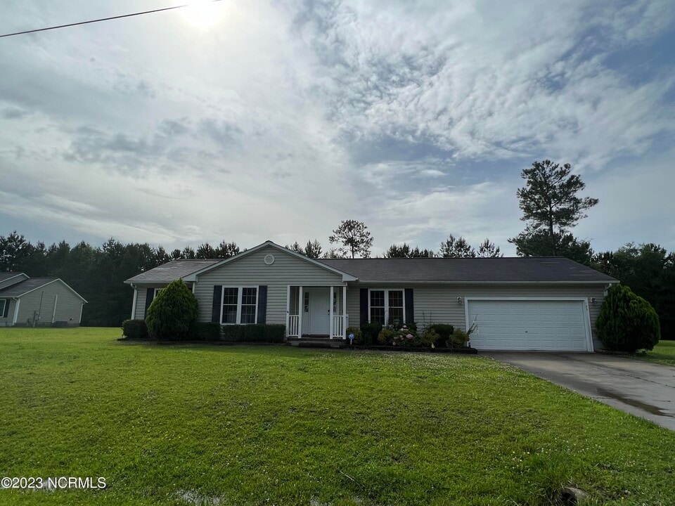 105 Gregory Dr Photo