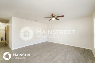 2427 18th St S in St. Petersburg, FL - Foto de edificio - Building Photo