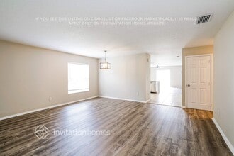 30751 Sonnet Glen Dr in Wesley Chapel, FL - Foto de edificio - Building Photo