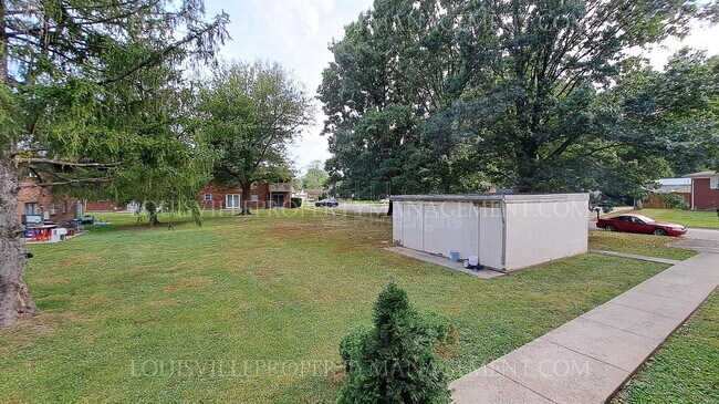 1202 E Walford Dr in Jeffersonville, IN - Building Photo - Building Photo