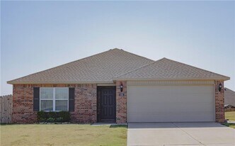 2301 Hickory Wood Ave in Lowell, AR - Building Photo