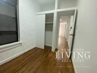 229 E 10th St in New York, NY - Building Photo - Building Photo