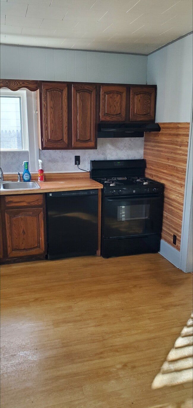 600 S Langdon St in Mitchell, SD - Building Photo - Building Photo