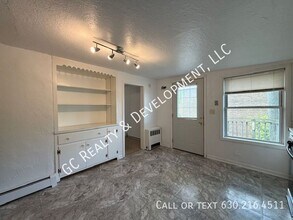 18 Spring St in Cary, IL - Building Photo - Building Photo