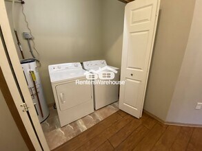 2000 Meadow Ct in Des Moines, IA - Building Photo - Building Photo