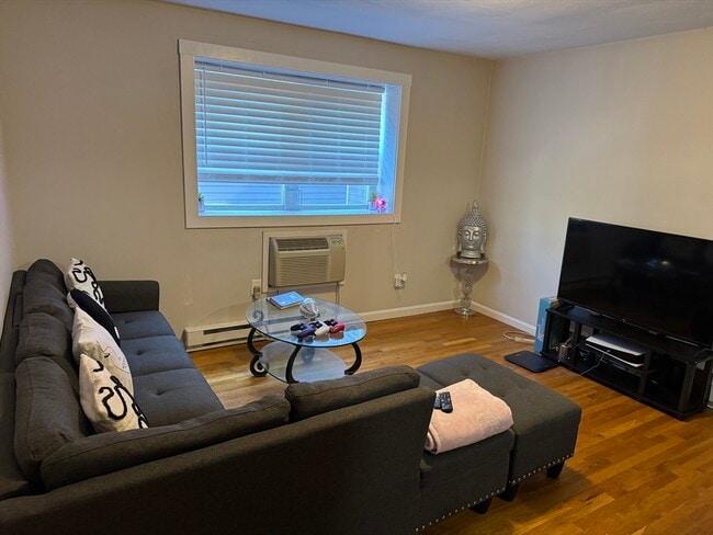 204 Neponset Valley Pkwy in Boston, MA - Building Photo - Building Photo