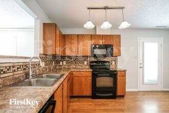 10817 Zimmerman Ln in Indianapolis, IN - Building Photo - Building Photo