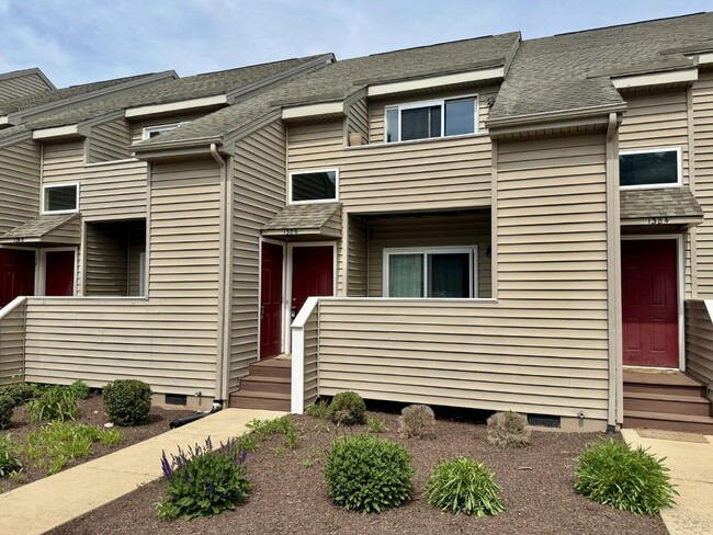 1386 Bradley Dr