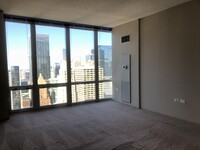 225 W Washington St, Unit 2705 in Chicago, IL - Building Photo - Building Photo