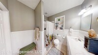 300 N 12th St photo'
