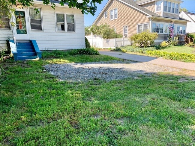 486 Mohegan Ave Pkwy in Waterford, CT - Building Photo - Building Photo