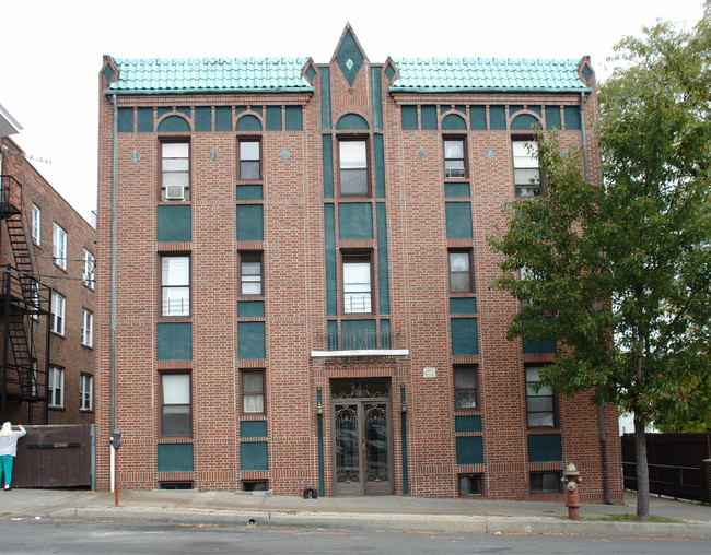 223-225 Irving Ave in Port Chester, NY - Building Photo - Building Photo