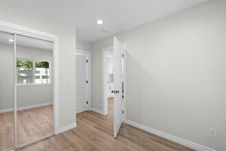 1745 W 39th St in Los Angeles, CA - Building Photo - Building Photo