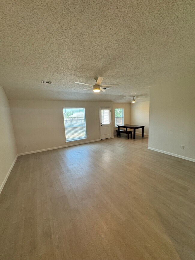 503 Waterford St in Farmersville, TX - Building Photo - Building Photo
