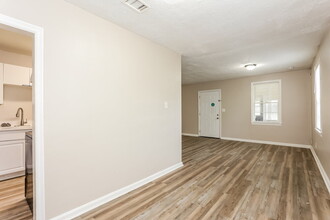 410 W 62nd St in Jacksonville, FL - Building Photo - Building Photo