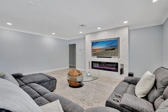 2725 NE 35th Ct in Fort Lauderdale, FL - Foto de edificio - Building Photo