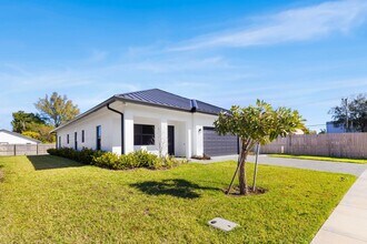 2311 Zeder Ave in Delray Beach, FL - Building Photo - Building Photo