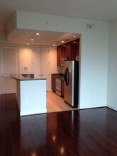 301 Virginia St, Unit 612 in Richmond, VA - Foto de edificio - Building Photo