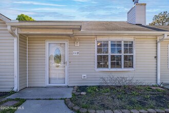 112 Dayrell Dr in Hubert, NC - Building Photo - Building Photo