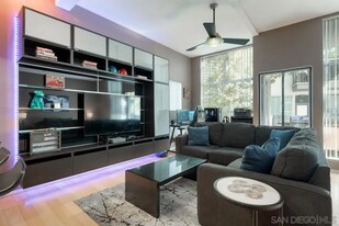 120 Island Ave in San Diego, CA - Building Photo