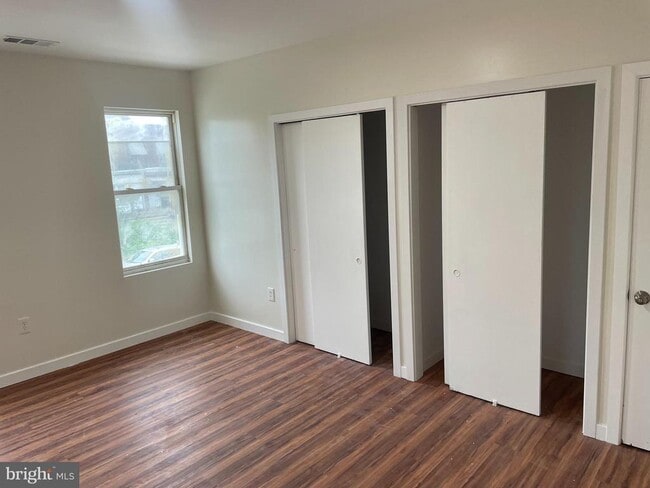 7028 Elmwood Ave in Philadelphia, PA - Building Photo - Building Photo