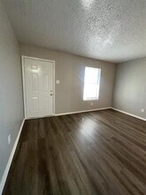 201 Pine Meadow Dr in Kennedale, TX - Building Photo - Building Photo
