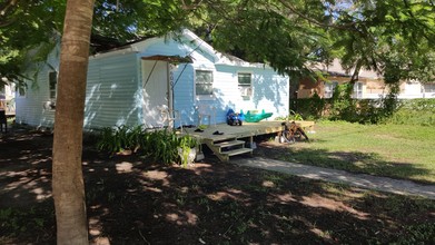 Highland Mobile Home Park in St. Petersburg, FL - Building Photo - Building Photo