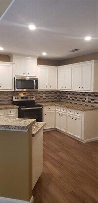 224 Canterbury Dr photo'