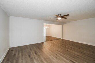 11894 Lake Bend Cir in Jacksonville, FL - Building Photo - Building Photo