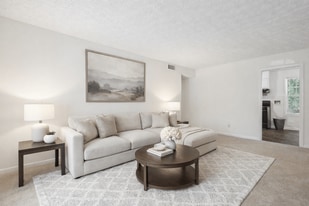 Emerald Pointe in Riverdale, GA - Building Photo