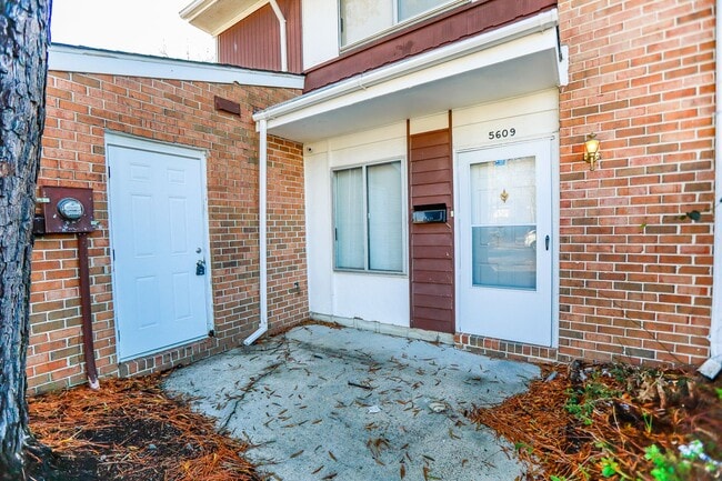 5609 Darby Close in Portsmouth, VA - Building Photo - Building Photo