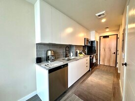 78 NW 32nd St, Unit S4 in Miami, FL - Building Photo