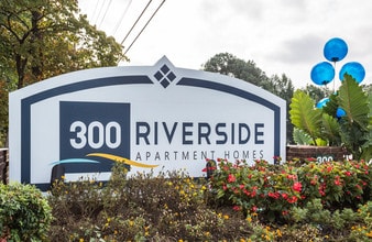 300 Riverside Apartments in Austell, GA - Foto de edificio - Building Photo