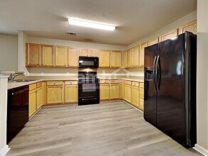 244 Tigers Paw Dr in Pooler, GA - Building Photo - Building Photo