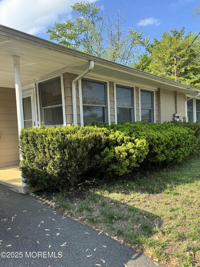 8 Key W Ct in Toms River, NJ - Building Photo - Building Photo