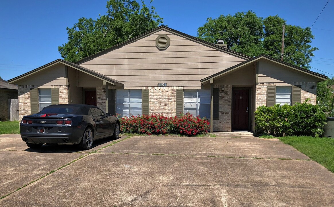 3609 Elliott St in Bryan, TX - Foto de edificio