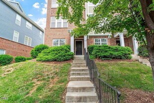 229 Michigan Ave in Cary, NC - Building Photo