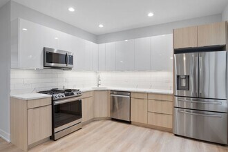 #1310 - The Villages of Eastlake in Chicago, IL - Building Photo - Building Photo