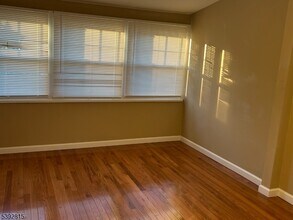 164 Hiawatha Blvd in Parsippany Troy Hills, NJ - Building Photo - Building Photo