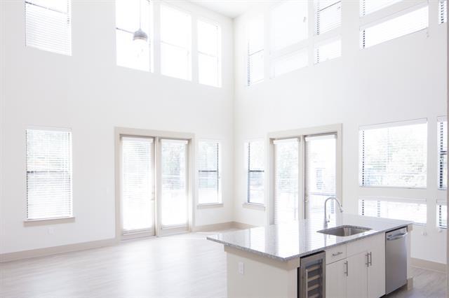 2100 Moser Ave in Dallas, TX - Building Photo - Building Photo