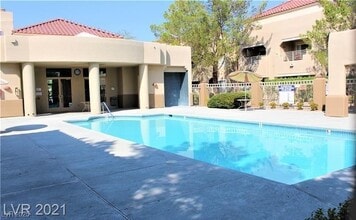 1901 Desert Falls Ct in Las Vegas, NV - Building Photo - Building Photo