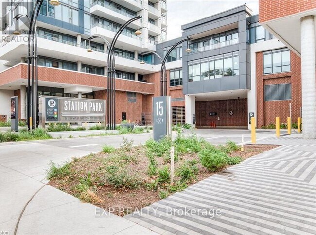 15-1615 Wellington St S in Kitchener, ON - Building Photo - Building Photo